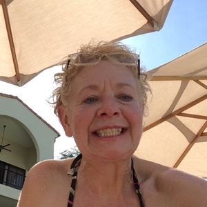 Meet your Posher, Adina